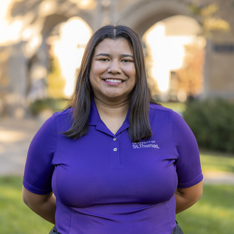 Jessica Calderon headshot